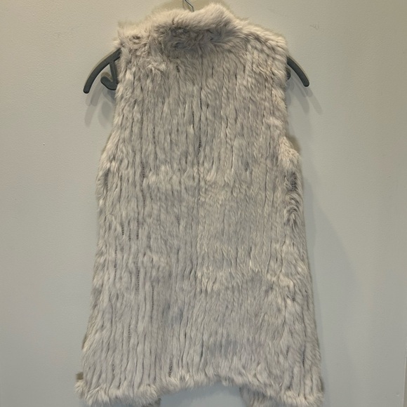 Love Token 100% Grey Rabbit Fur Vest - Picture 4 of 4